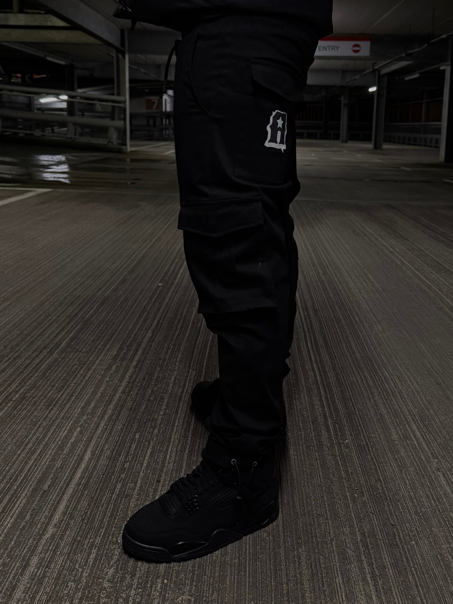 DIAMOND BLACK RHINESTONE CARGOS